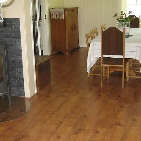 Jordbaerstova * فالدال