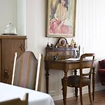 Bed & Breakfast Jordbaerstova *